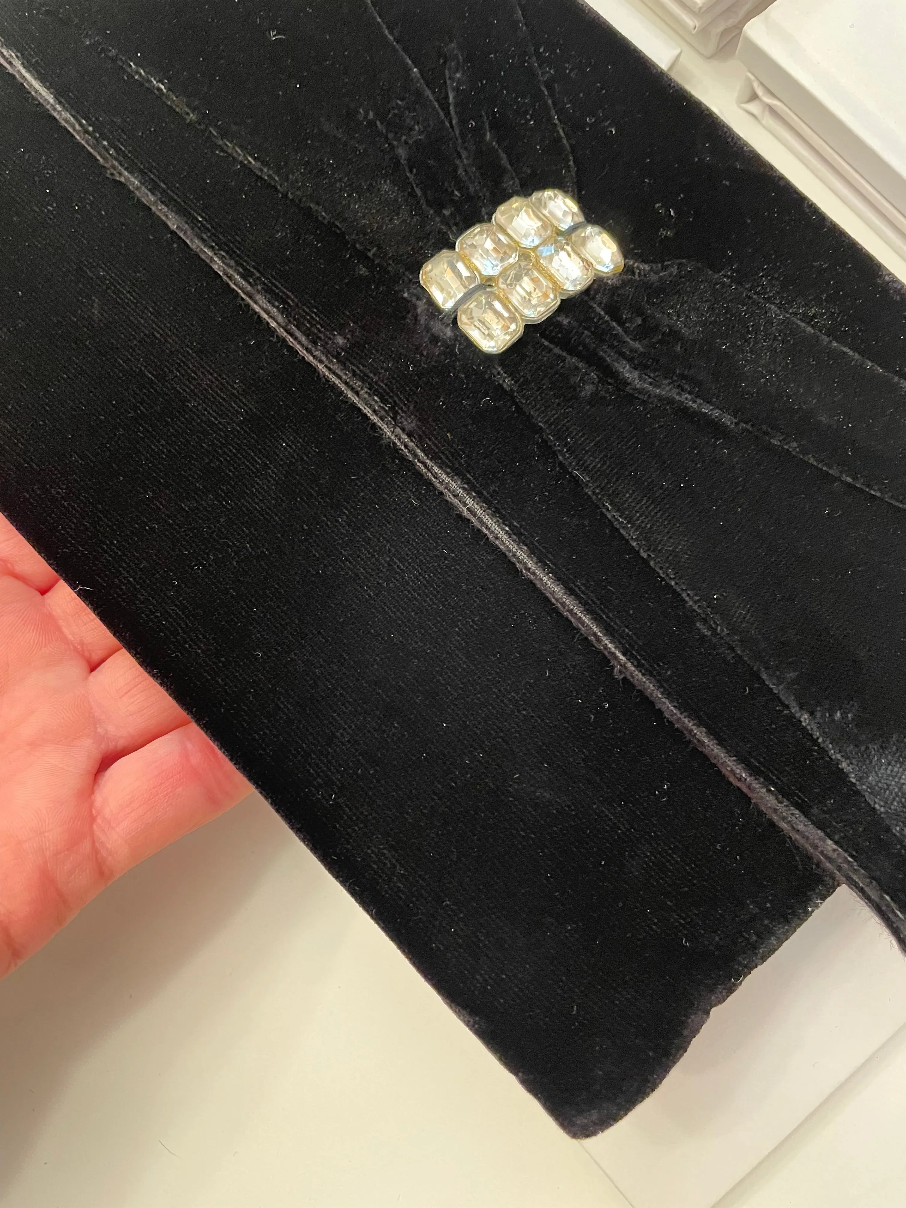 The Socialite and her love of a gem studded velvet clutch bag... 1950's chic