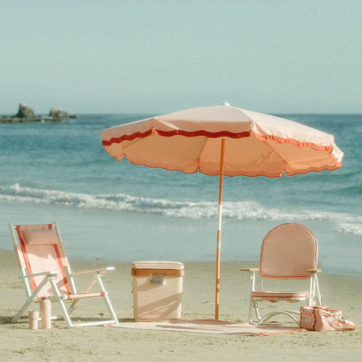 The Tommy Chair - White - Rivie Pink